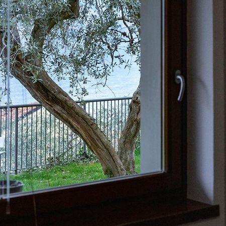הוילה ברנצונה סול גארדה Ca De L'Angelon -- Vittoria House מראה חיצוני תמונה
