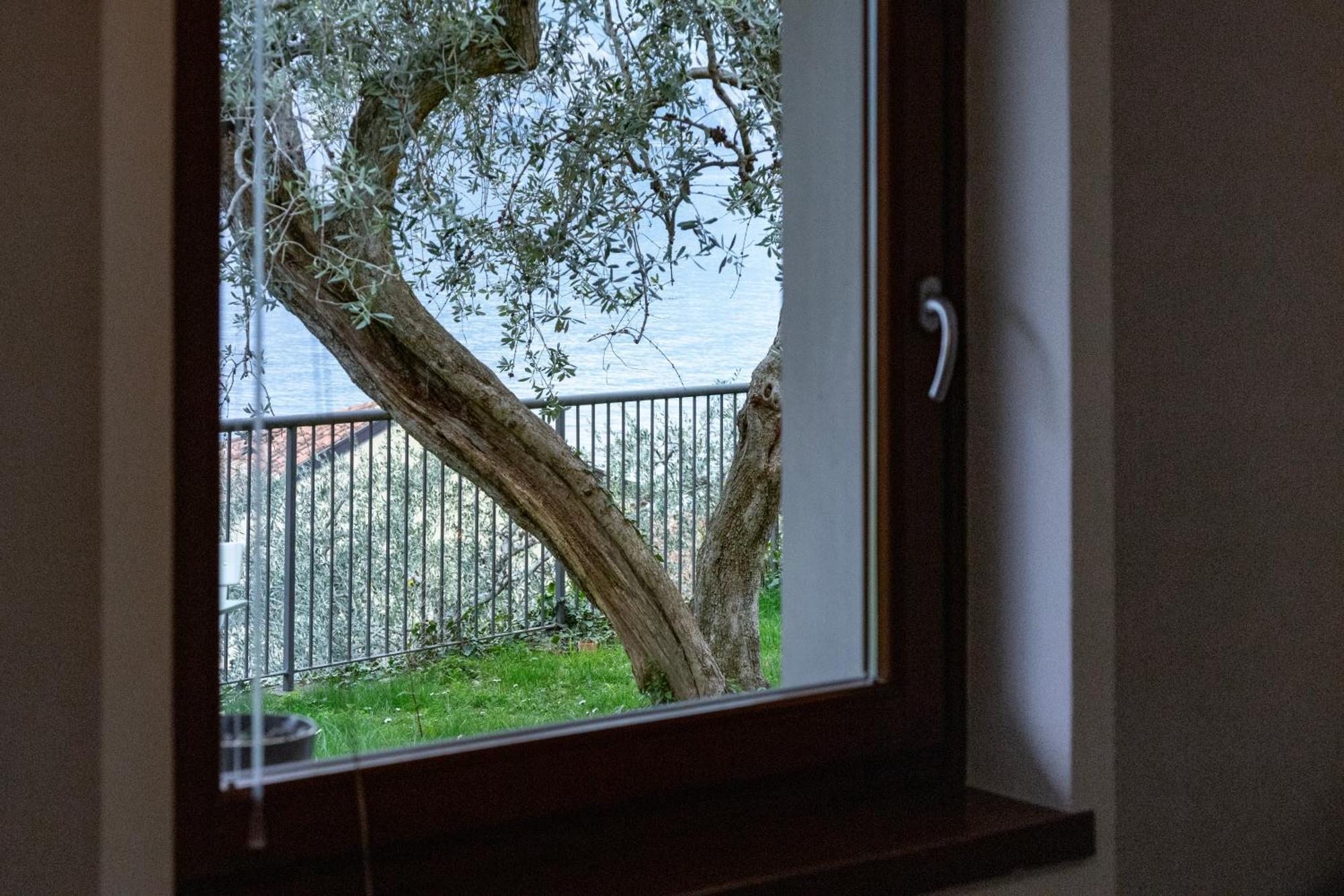 הוילה ברנצונה סול גארדה Ca De L'Angelon -- Vittoria House מראה חיצוני תמונה